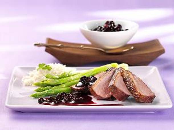 Marinierte Entenbrust mit Blaubeer-Sauce Rezept Marinierte Entenbrust mit Blaubeer-Sauce Rezept