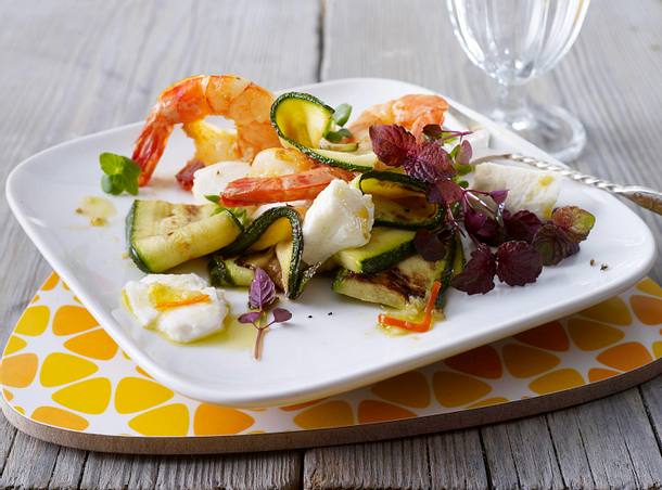 Marinierte Garnelen mit Mozzarella und Zucchini Rezept Marinierte Garnelen mit Mozzarella und Zucchini Rezept