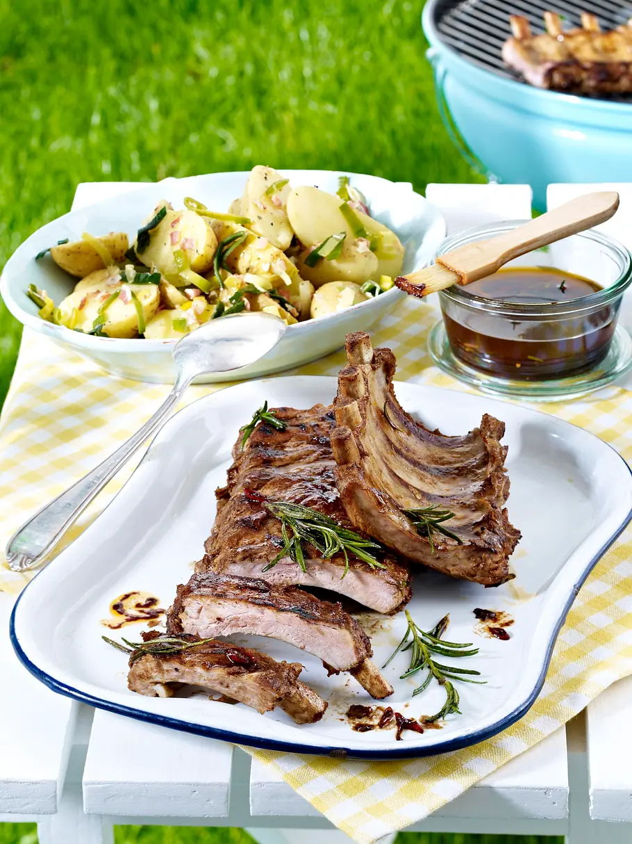 Marinierte Spareribs vom Grill zu Speck-Kartoffel-Salat Rezept