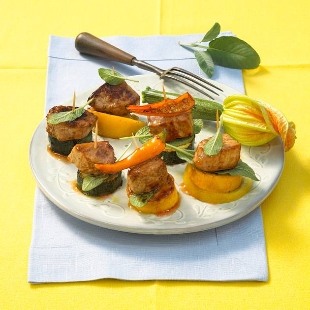Marinierte Spieße mit Zucchini Rezept Marinierte Spieße mit Zucchini Rezept