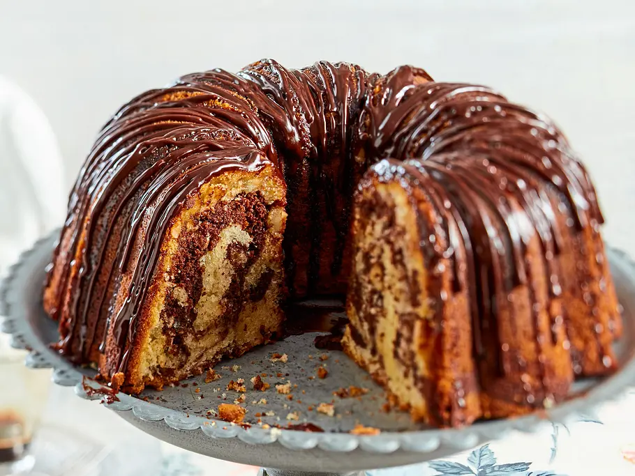 Marmor-Gugelhupf mit einem Schuss Espresso Rezept Marmor-Gugelhupf mit einem Schuss Espresso Rezept