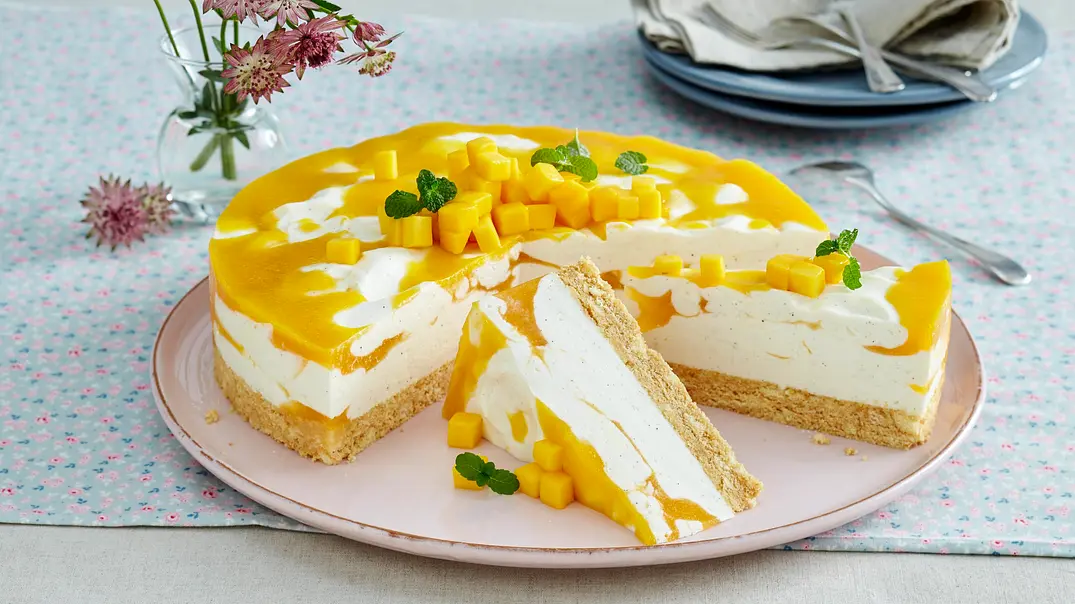 Marmorierte Mango-Joghurt-Torte Rezept - Foto: LECKER @ Bauer Media Group