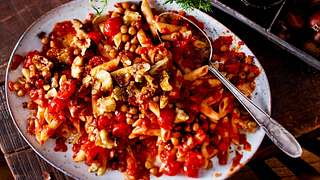 Maronen-Tomaten-Pasta „Warm ums Herz“ Rezept - Foto: House of Food / Bauer Food Experts KG