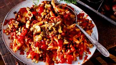 Maronen-Tomaten-Pasta „Warm ums Herz“ Rezept - Foto: House of Food / Bauer Food Experts KG