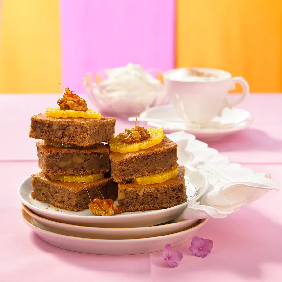 Marroni-Blechkuchen mit Walnüssen Rezept Marroni-Blechkuchen mit Walnüssen Rezept