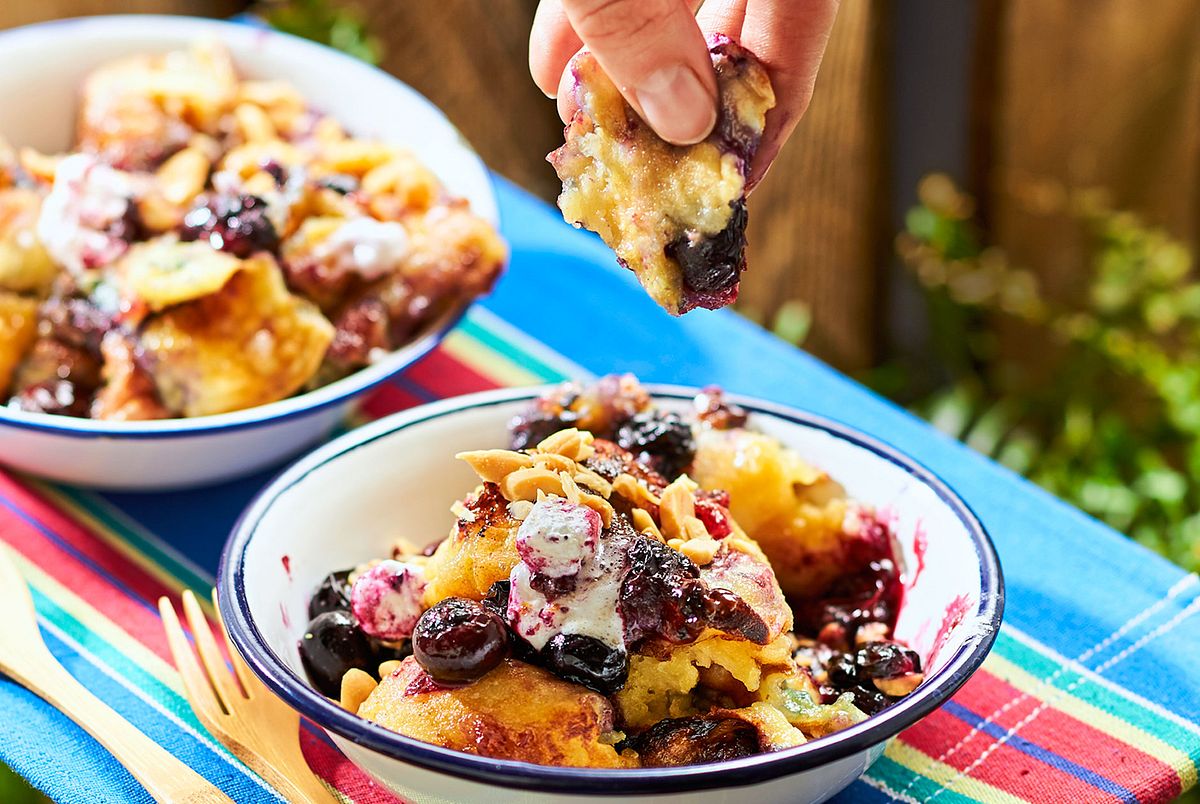 Marshmallow-Schmarrn ganz kaiserlich mit Heidelbeeren Rezept