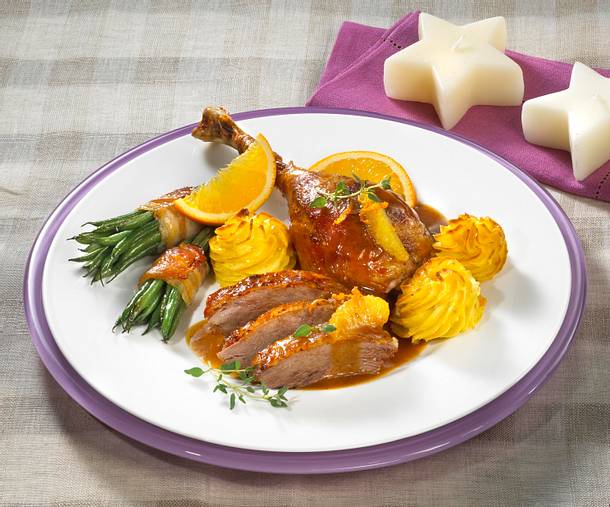 Martinsgans mit Orangensoße und Herzogin-Kartoffeln Rezept Martinsgans mit Orangensoße und Herzogin-Kartoffeln Rezept