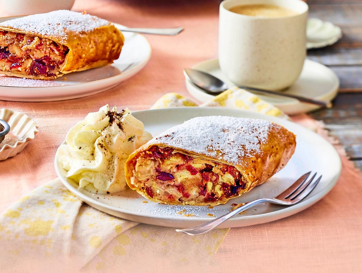 Marzipan-Früchte-Strudel