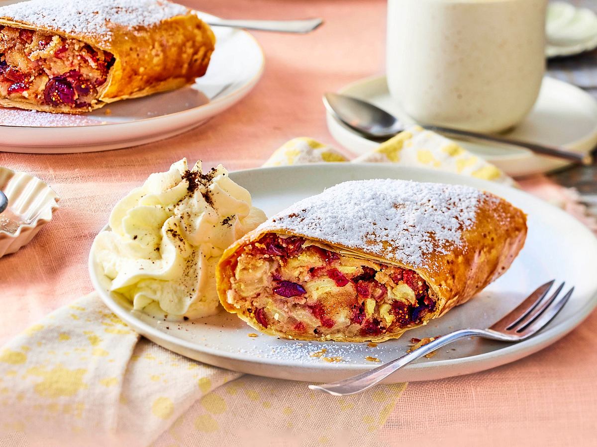 Marzipan-Früchte-Strudel Rezept