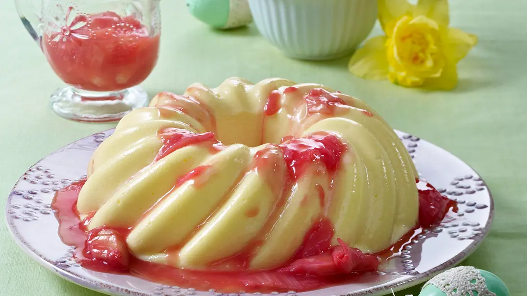 Marzipan-Grießpudding zu Rhabarberkompott Rezept - Foto: LECKER @ Bauer Media Group Marzipan-Grießpudding zu Rhabarberkompott Rezept - Foto: LECKER @ Bauer Media Group