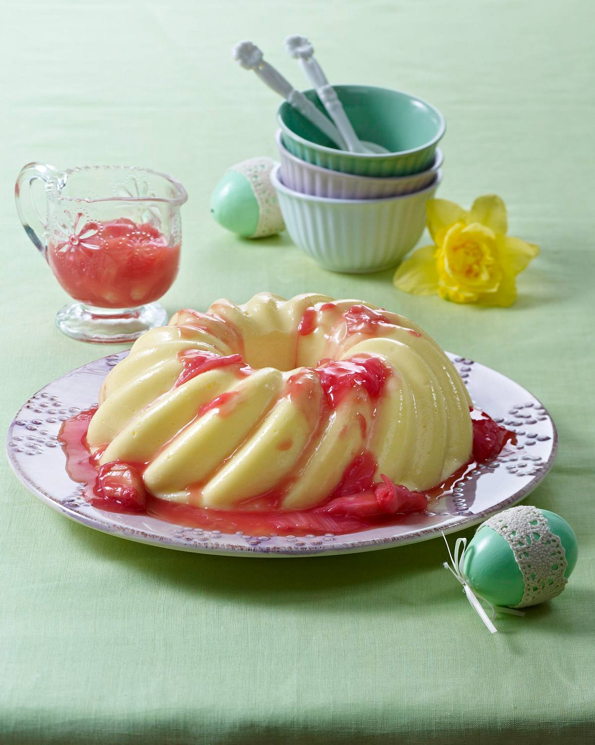 Marzipan-Grießpudding zu Rhabarberkompott Rezept