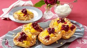 Marzipan-Kopenhagener mit Apfelkompott Rezept - Foto: LECKER @ Bauer Media Group