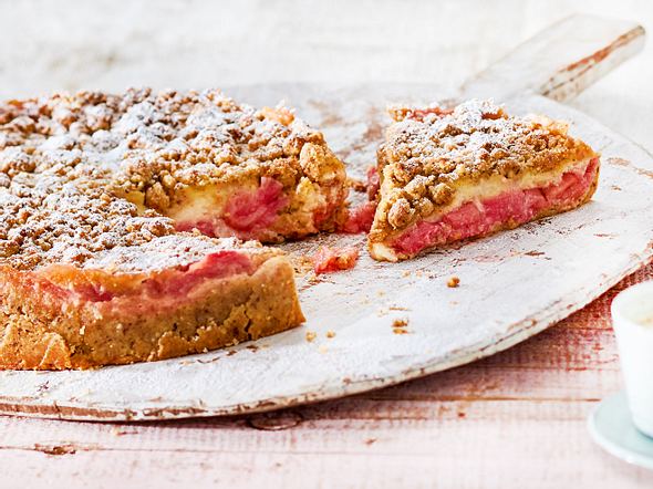 Rhabarberkuchen - fruchtig und frisch!