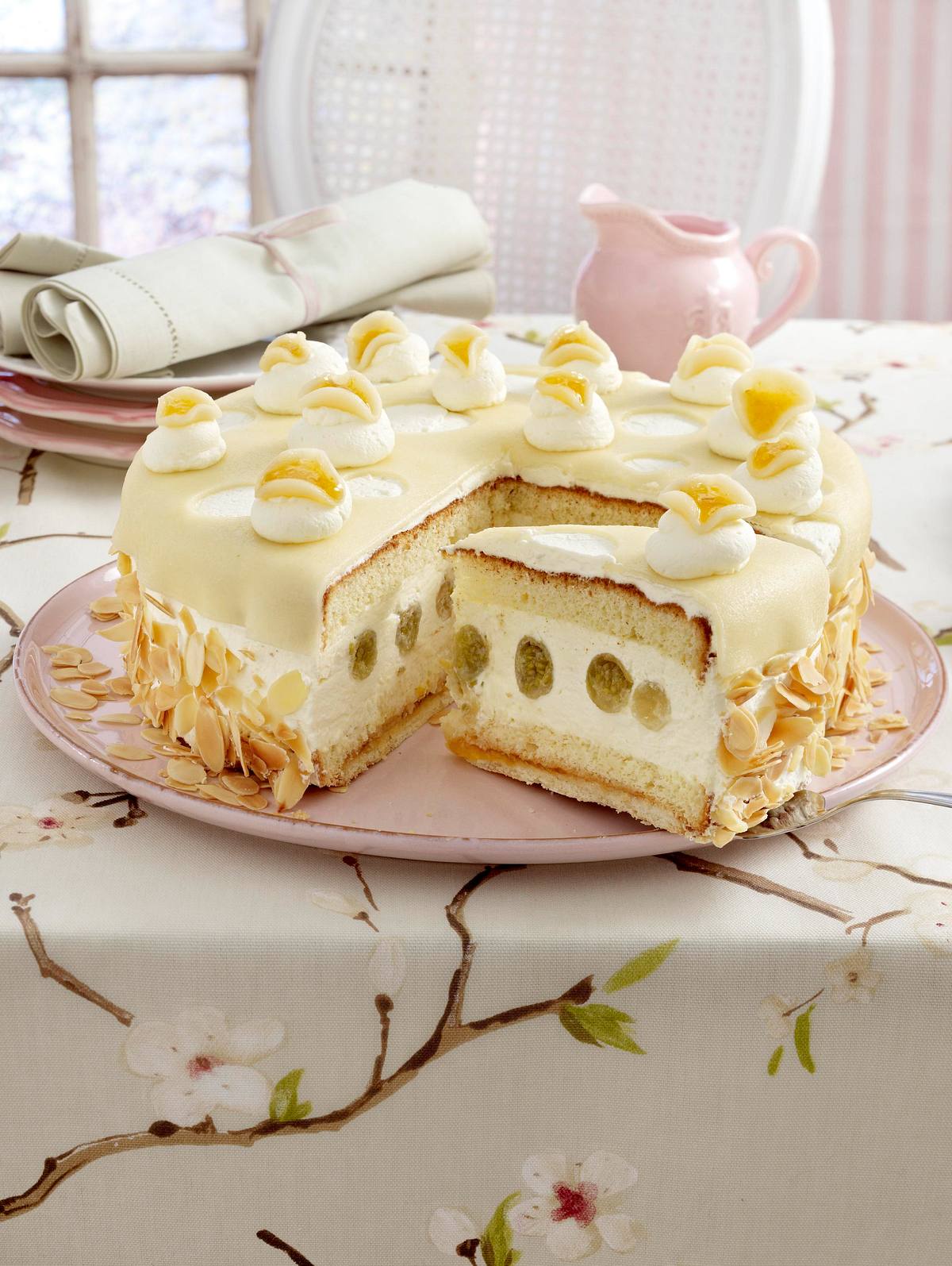 Marzipan-Stachelbeer-Torte Rezept