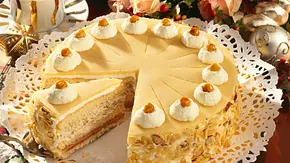 Marzipan-Torte Rezept - Foto: LECKER @ Bauer Media Group Marzipan-Torte Rezept - Foto: LECKER @ Bauer Media Group