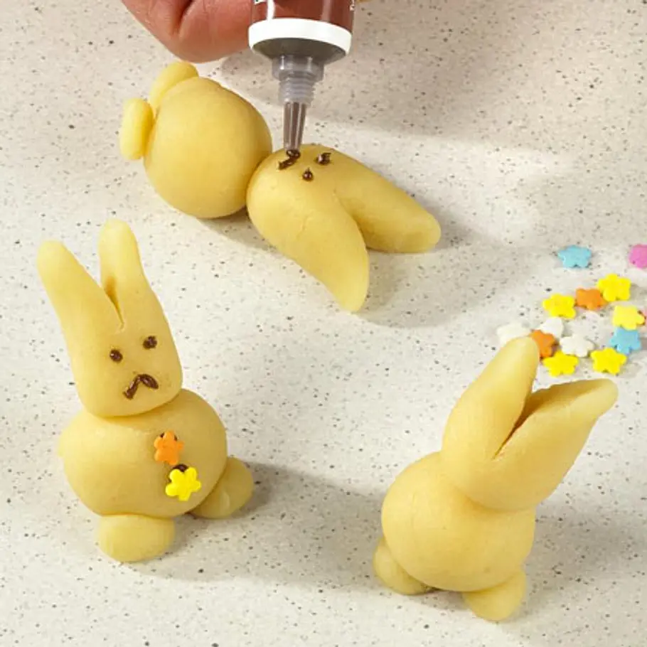 Marzipanfiguren: Häschen formen - Schritt 5: