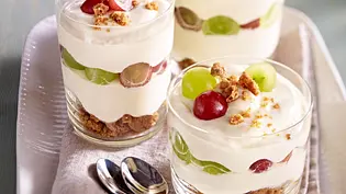 Mascarpone-Creme mit Trauben Rezept - Foto: LECKER @ Bauer Media Group Mascarpone-Creme mit Trauben Rezept - Foto: LECKER @ Bauer Media Group