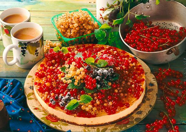 Mascarpone-Kaffeetorte mit Johannisbeeren Rezept