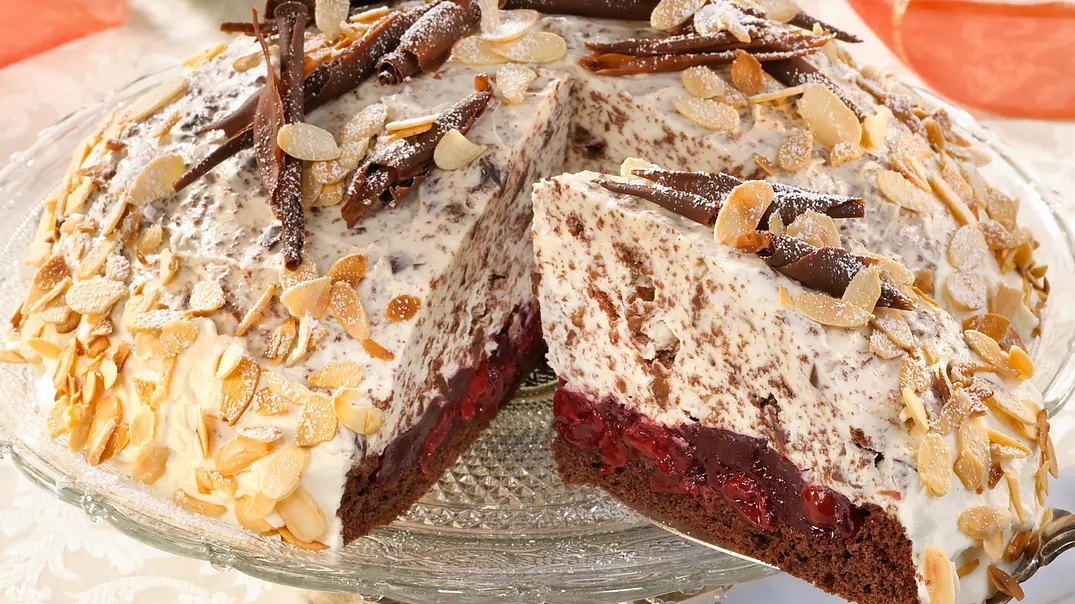 Mascarpone-Kirsch-Torte Rezept - Foto: LECKER @ Bauer Media Group Mascarpone-Kirsch-Torte Rezept - Foto: LECKER @ Bauer Media Group