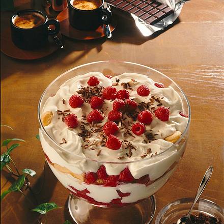 Mascarpone-Quarkcreme mit Himbeeren Rezept Mascarpone-Quarkcreme mit Himbeeren Rezept