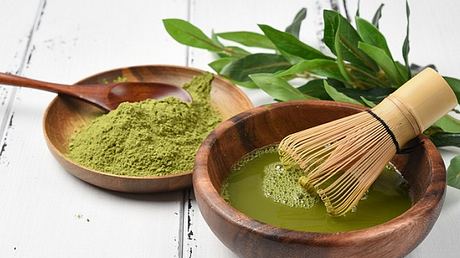 Matcha-Set aus Holz - Foto: iStock/Tatyana Berkovich