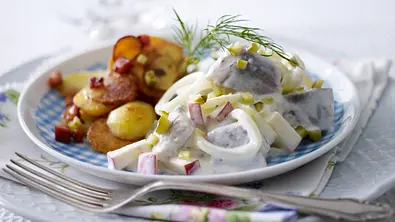 Matjes Hausfrauenart Rezept - Foto: LECKER @ Bauer Media Group