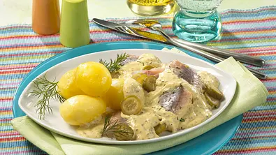 Matjes in Senfsoße Rezept - Foto: LECKER @ Bauer Media Group
