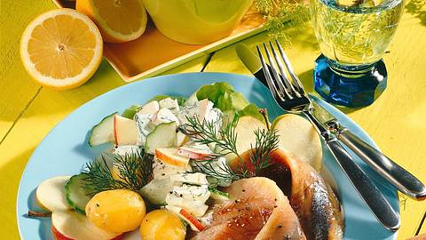 Matjes mit Apfel-Gurken-Dip Rezept - Foto: House of Food / Bauer Food Experts KG