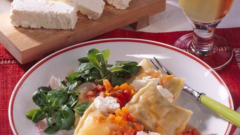 Maultaschen auf Gemüse-Tomaten-Sugo Rezept - Foto: Först, Thomas