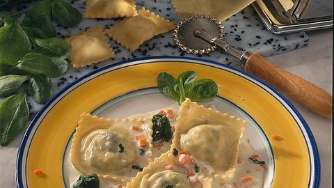 Maultaschen mit Spinat-Schichtkäse-Füllung Rezept - Foto: Neckermann