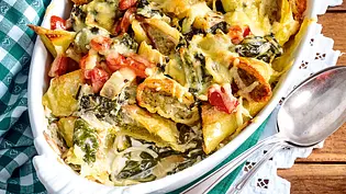Maultaschengratin mit Spinat Rezept - Foto: LECKER @ Bauer Media Group Maultaschengratin mit Spinat Rezept - Foto: LECKER @ Bauer Media Group