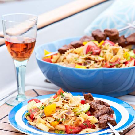 Maurische Fleischspieße mit Elviras Nudelsalat Rezept Maurische Fleischspieße mit Elviras Nudelsalat Rezept