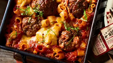 Meatball-Auflauf „Flying Salsicce“ Rezept - Foto: LECKER @ Bauer Media Group