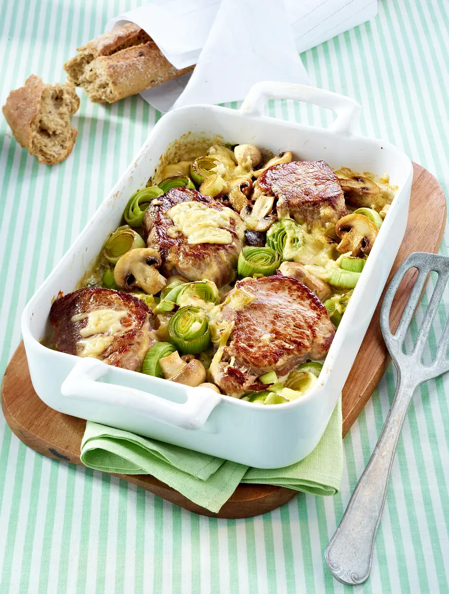 Medaillons auf Pilz-Porree-Gemüse Rezept Medaillons auf Pilz-Porree-Gemüse Rezept
