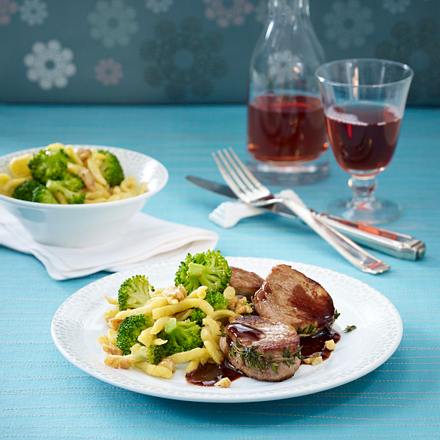 Medaillons mit Spätzle und Brokkoli Rezept