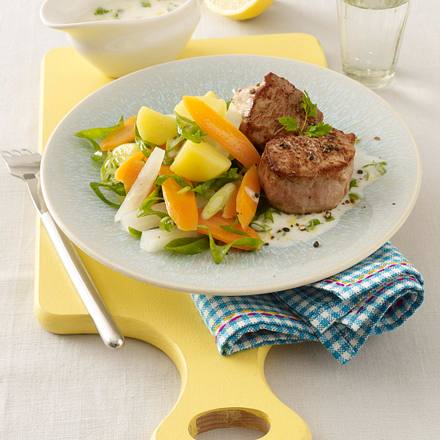 Medaillons zu Frühlingsgemüse in Zitronensoße Rezept Medaillons zu Frühlingsgemüse in Zitronensoße Rezept