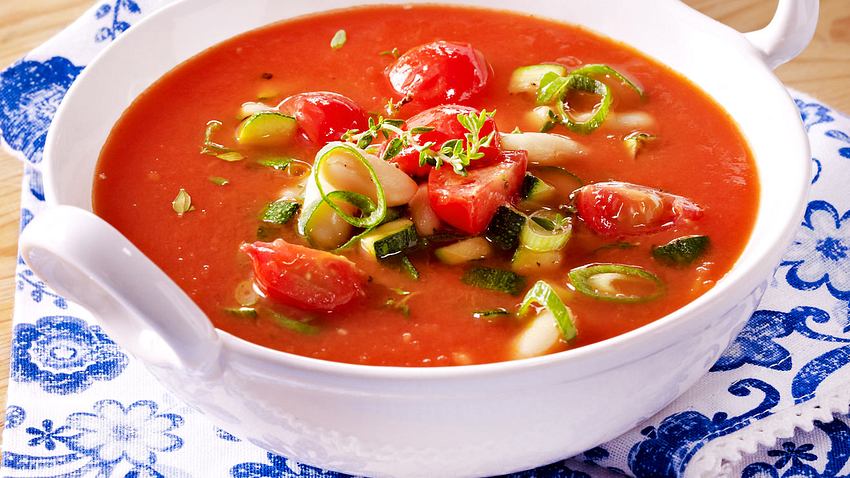 Mediterrane Tomatensuppe Rezept - Foto: House of Food / Bauer Food Experts KG