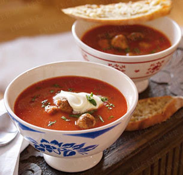 Mediterrane Tomatensuppe mit Hackbällchen Rezept