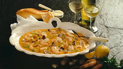 Meeresfrüchte in Krebssoße Rezept - Foto: LECKER @ Bauer Media Group