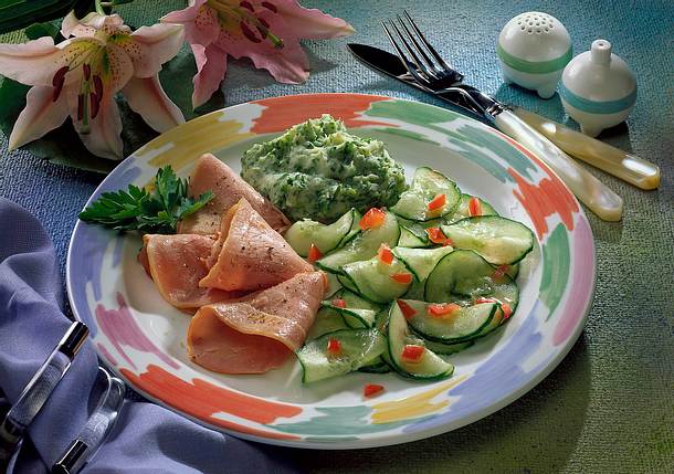 Meerrettich-Kräuter-Kartoffelpüree mit Kasselerauf Rezept Meerrettich-Kräuter-Kartoffelpüree mit Kasselerauf Rezept