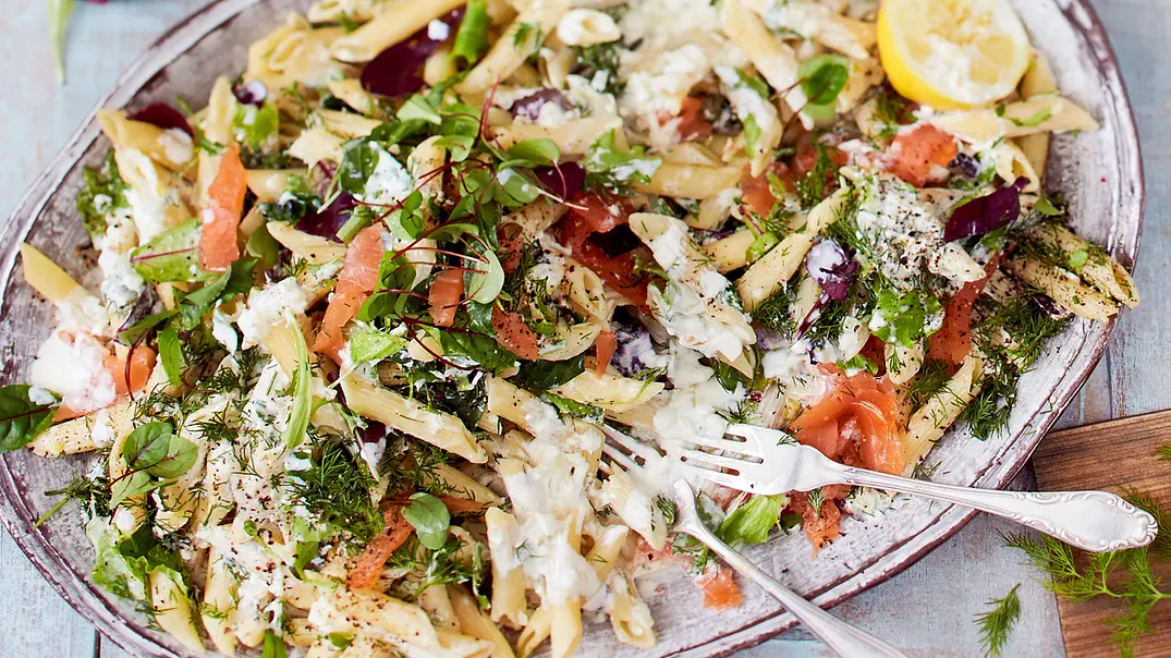 Meerrettich-Penne mit gedilltem Lachs Rezept - Foto: LECKER @ Bauer Media Group Meerrettich-Penne mit gedilltem Lachs Rezept - Foto: LECKER @ Bauer Media Group
