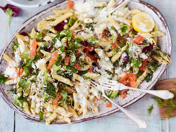 Meerrettich-Penne mit gedilltem Lachs Rezept Meerrettich-Penne mit gedilltem Lachs Rezept