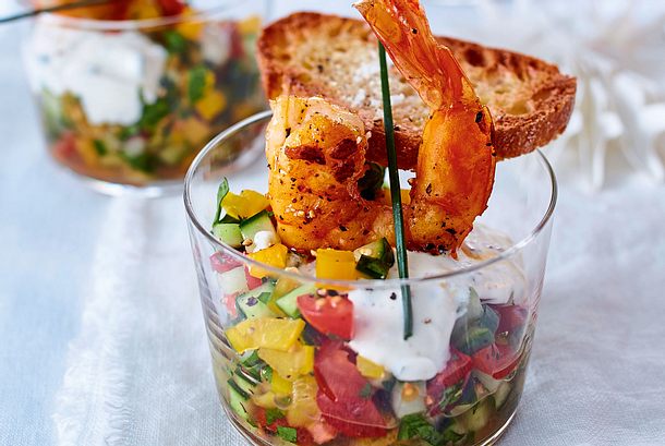 Meerrettichgarnelen auf Gurkenhäckerle Rezept Meerrettichgarnelen auf Gurkenhäckerle Rezept