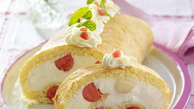 Melonen-Biskuitrolle mit Buttermilchcreme Rezept - Foto: LECKER @ Bauer Media Group
