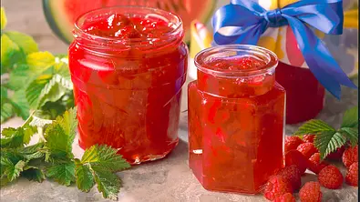 Melonen-Konfitüre mit Himbeeren Rezept - Foto: LECKER @ Bauer Media Group