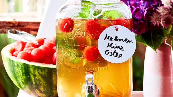 Melonen-Minz-Eistee Rezept - Foto: LECKER @ Bauer Media Group Melonen-Minz-Eistee Rezept - Foto: LECKER @ Bauer Media Group