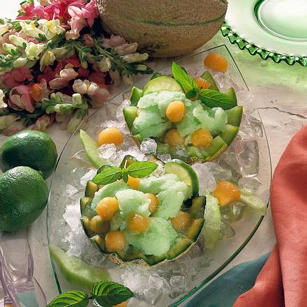 Melonensorbet mit Melonenkugeln Rezept Melonensorbet mit Melonenkugeln Rezept