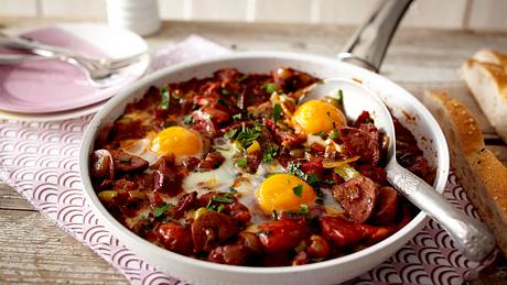 Menemen (türkisches Bauernfrühstück mit Sucuk) Rezept - Foto: House of Food / Bauer Food Experts KG