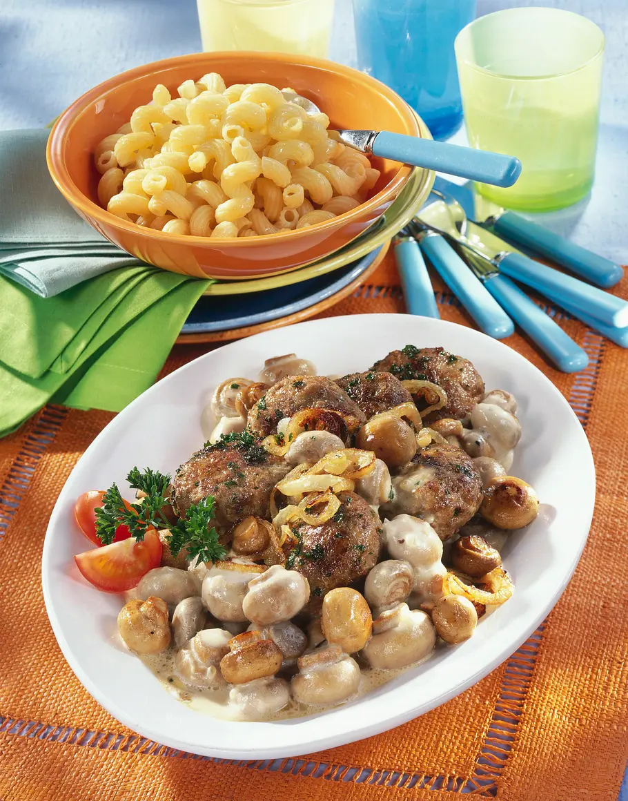 Mett-Frikadellen mit Rahm-Champignons Rezept