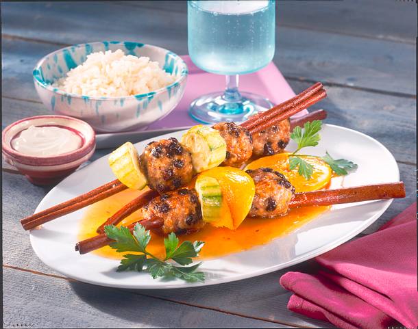 Mettspießchen mit Orangen-Chili-Soße Rezept Mettspießchen mit Orangen-Chili-Soße Rezept